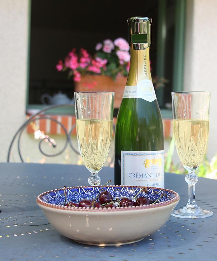 לינה וארוחת בוקר Les Bois-d'Anjou Le Logis Du Pressoir Chambre D'Hotes Bed & Breakfast In Beautiful 18Th Century Estate In The Heart Of The Loire Valley With Heated Pool And Extensive Grounds מראה חיצוני תמונה