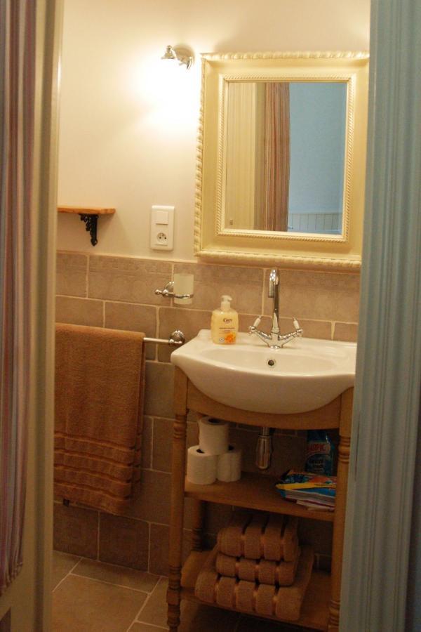 לינה וארוחת בוקר Les Bois-d'Anjou Le Logis Du Pressoir Chambre D'Hotes Bed & Breakfast In Beautiful 18Th Century Estate In The Heart Of The Loire Valley With Heated Pool And Extensive Grounds מראה חיצוני תמונה
